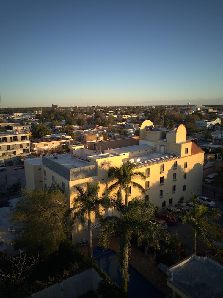 Best Western Hotel Plaza Matamoros Exterior photo