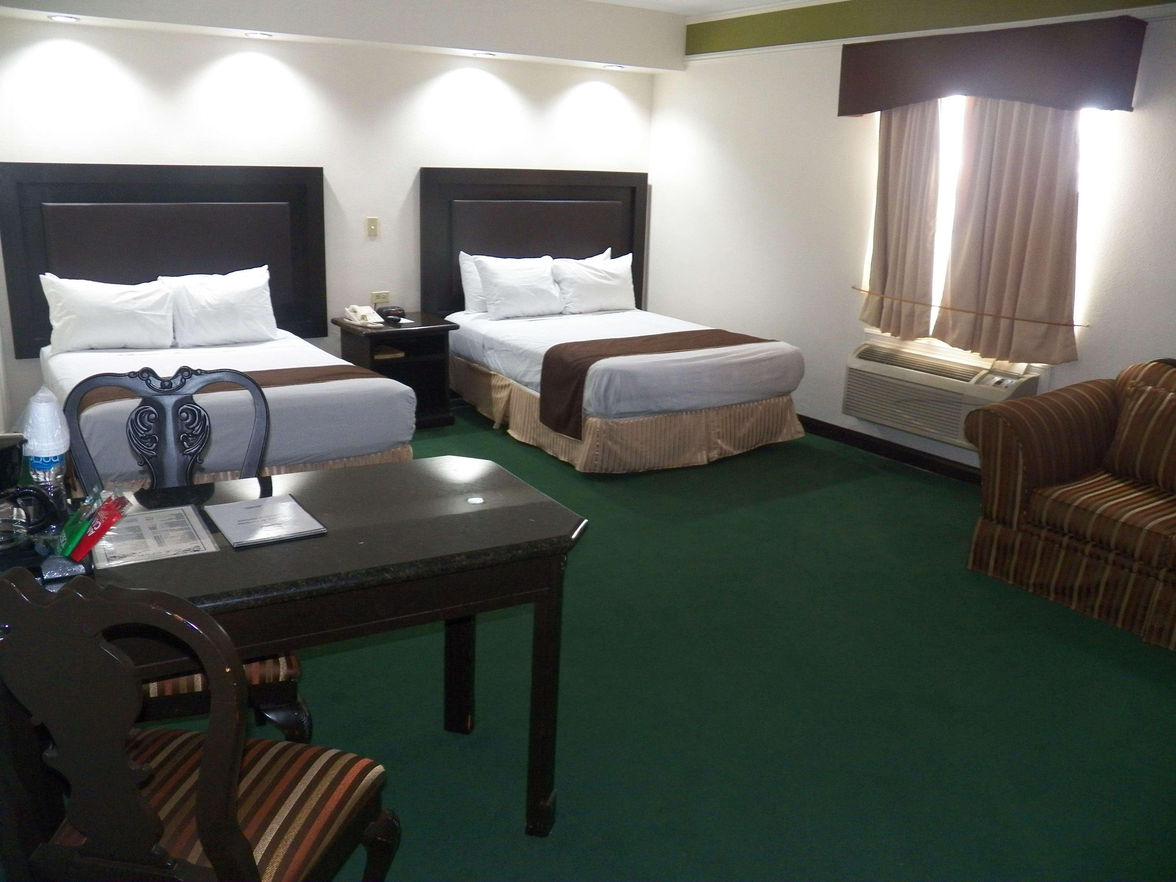 Best Western Hotel Plaza Matamoros Exterior photo