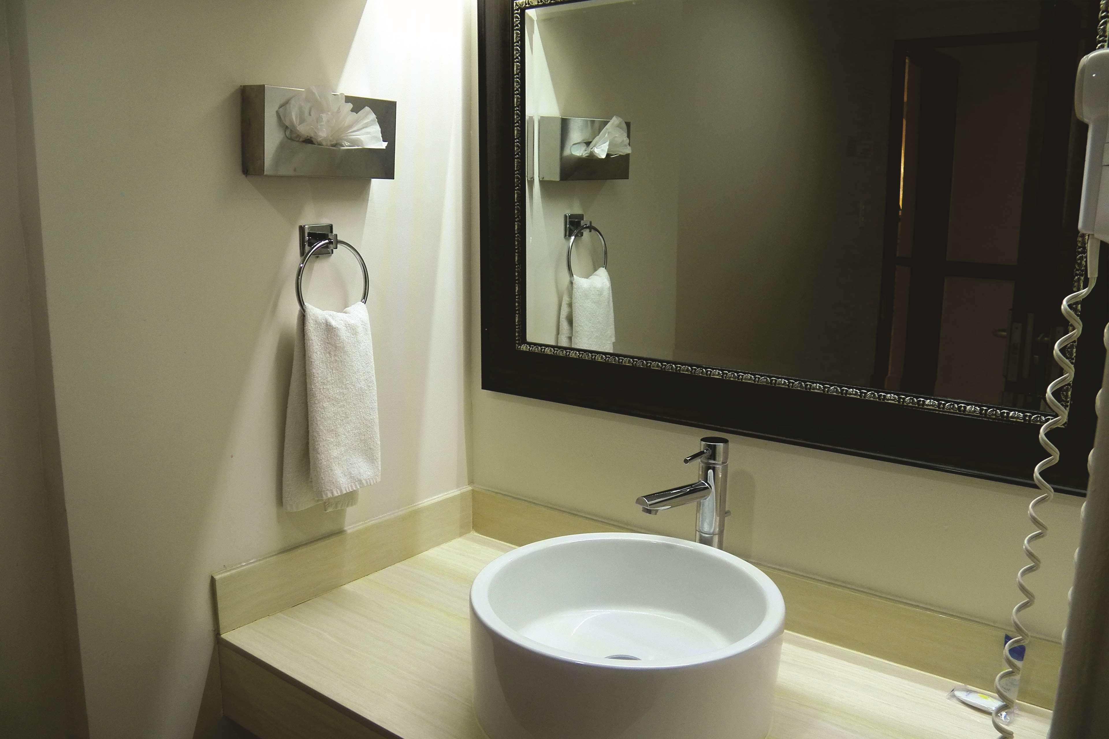 Best Western Hotel Plaza Matamoros Exterior photo