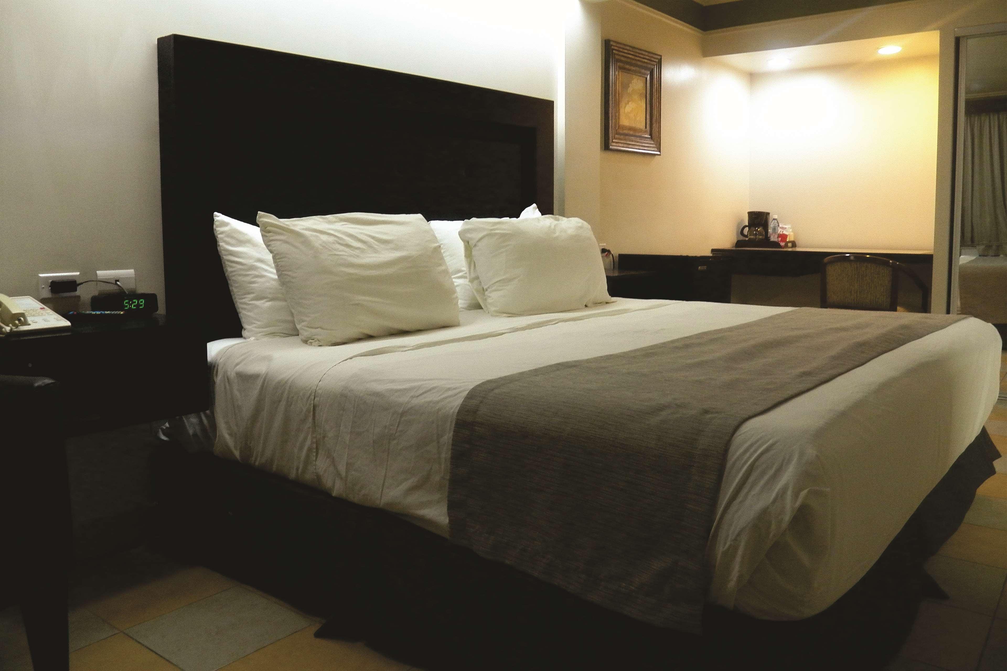 Best Western Hotel Plaza Matamoros Exterior photo