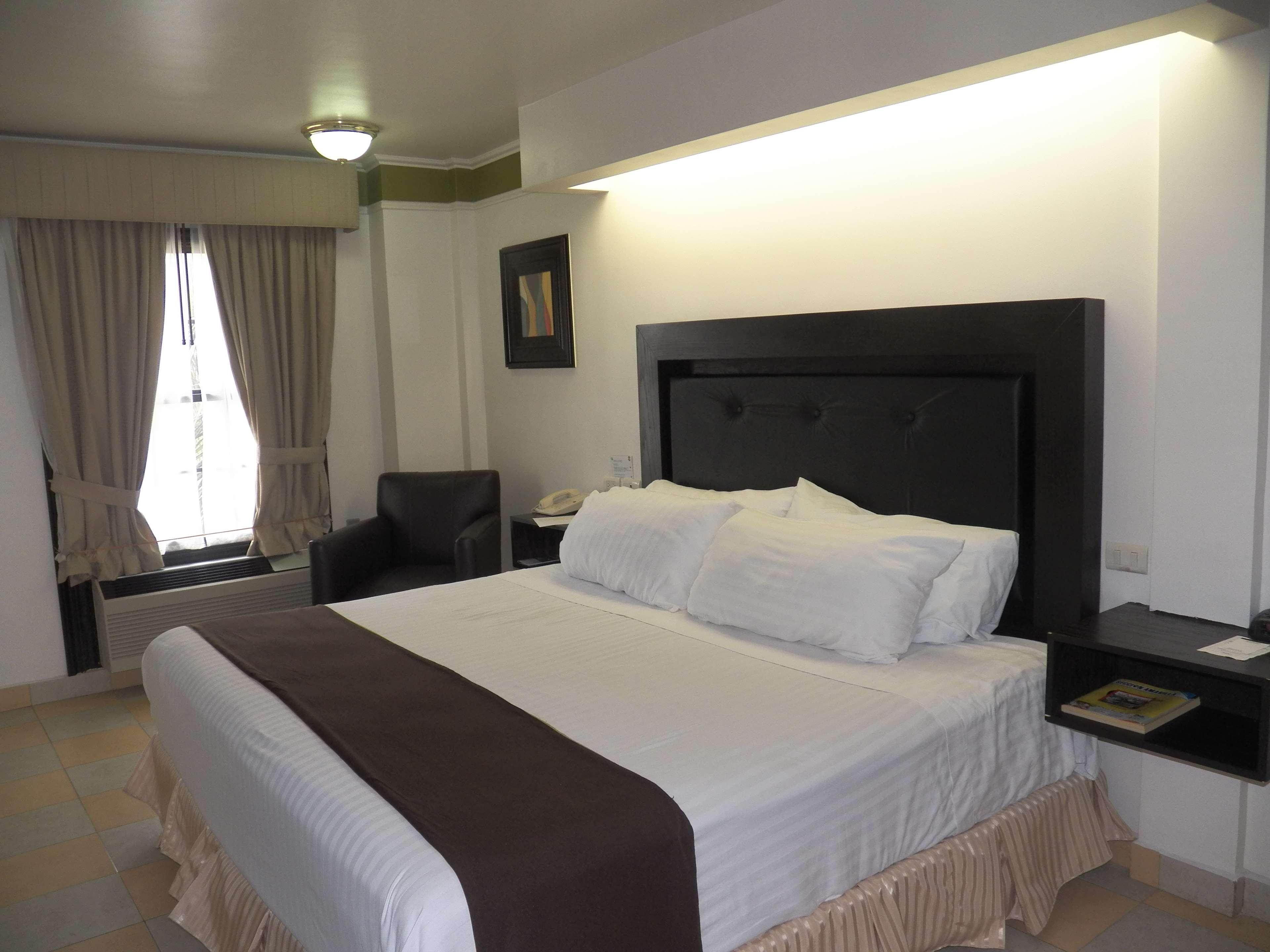 Best Western Hotel Plaza Matamoros Exterior photo