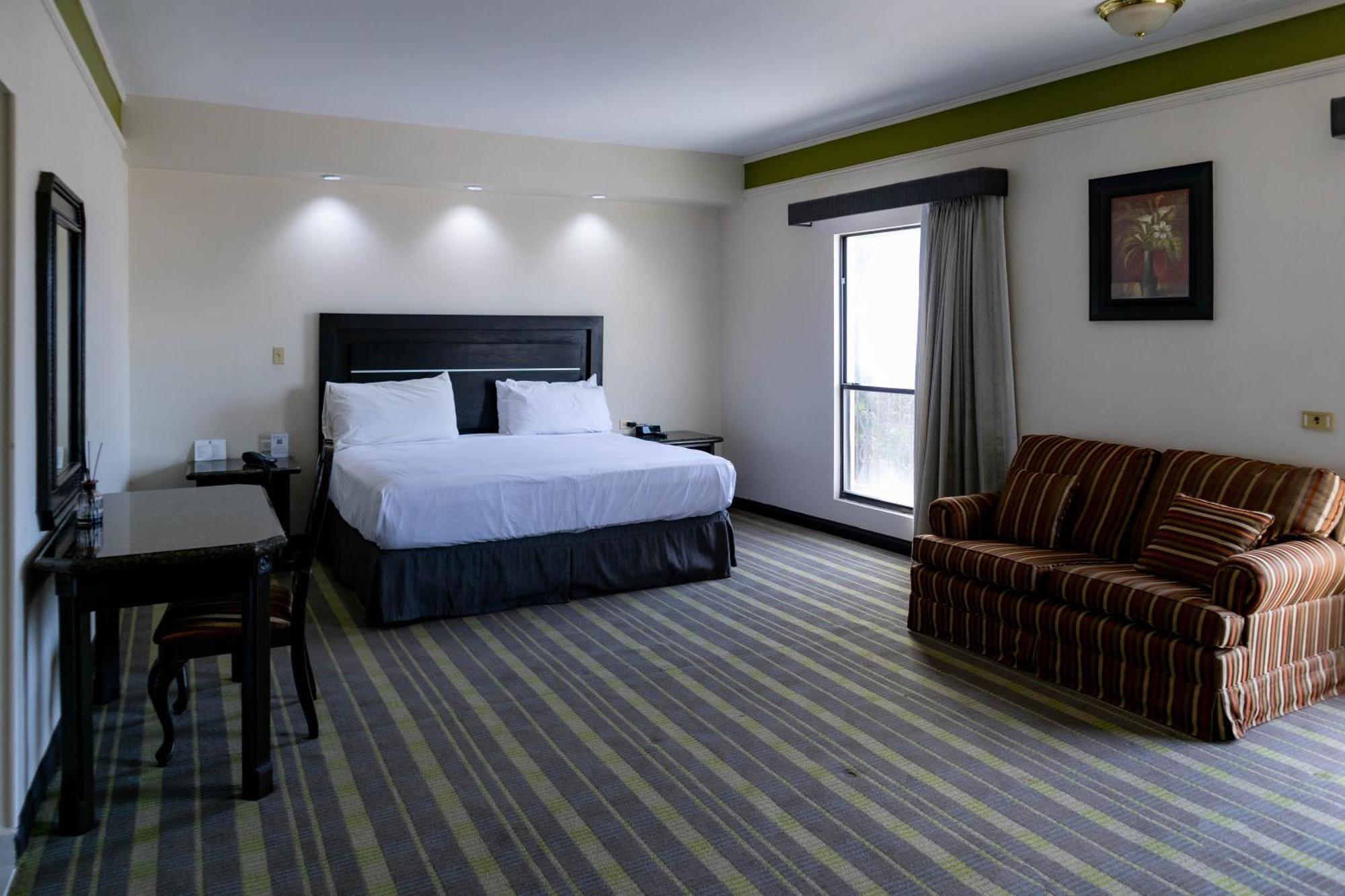 Best Western Hotel Plaza Matamoros Exterior photo