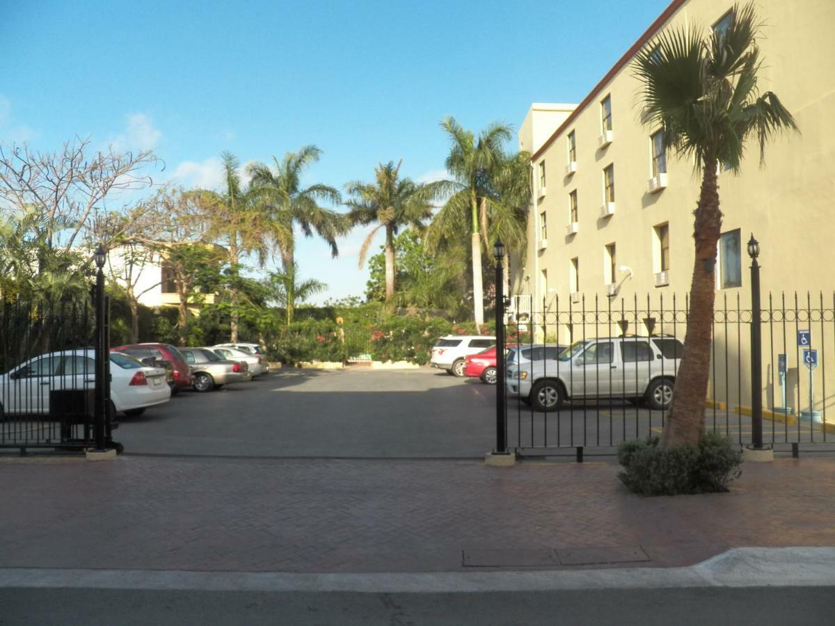 Best Western Hotel Plaza Matamoros Exterior photo