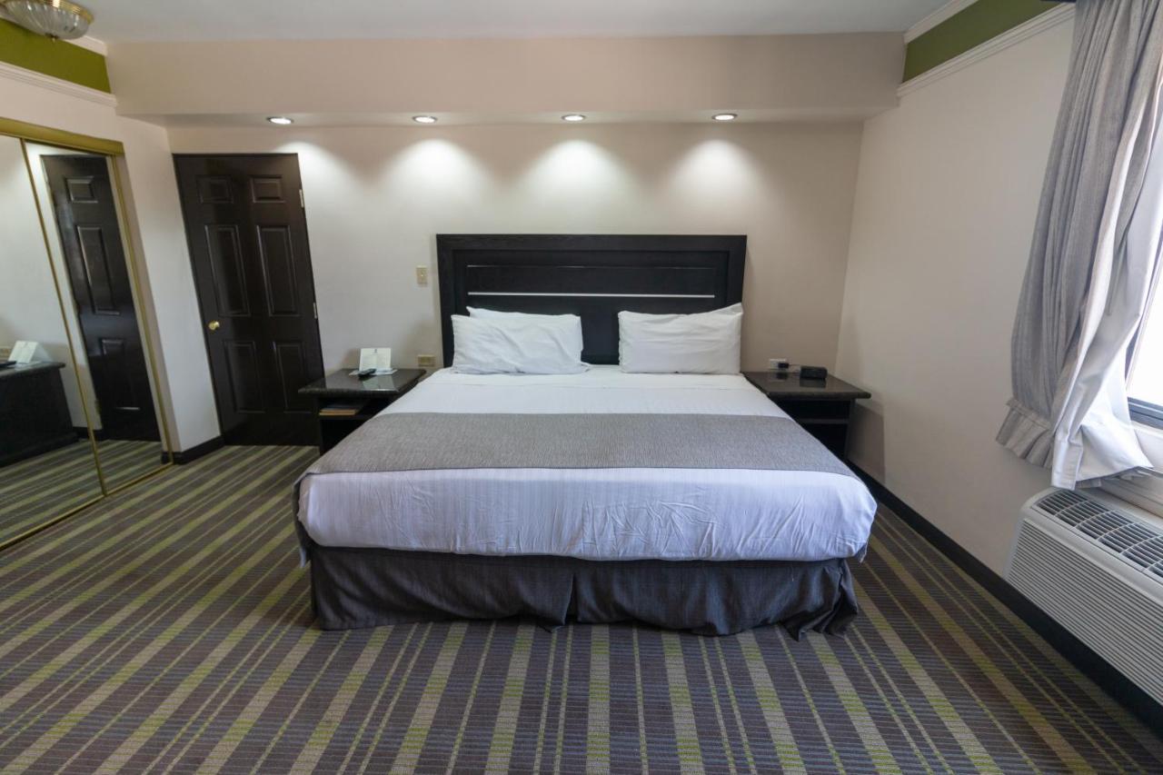 Best Western Hotel Plaza Matamoros Exterior photo