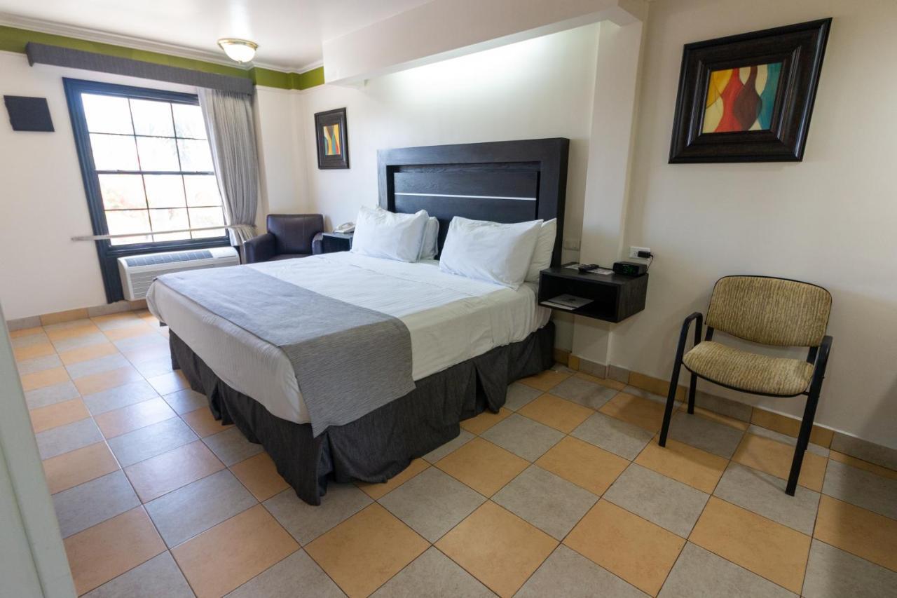 Best Western Hotel Plaza Matamoros Exterior photo