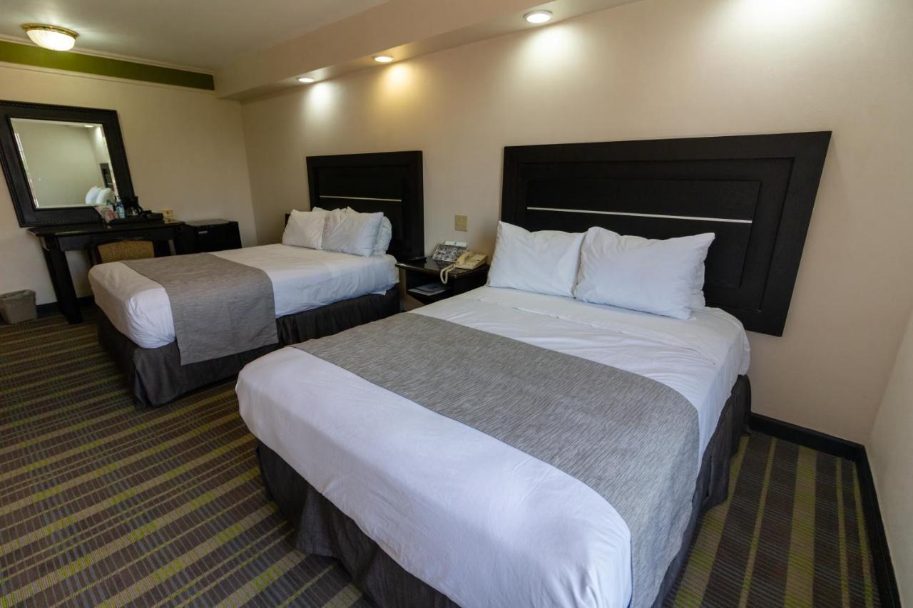 Best Western Hotel Plaza Matamoros Exterior photo